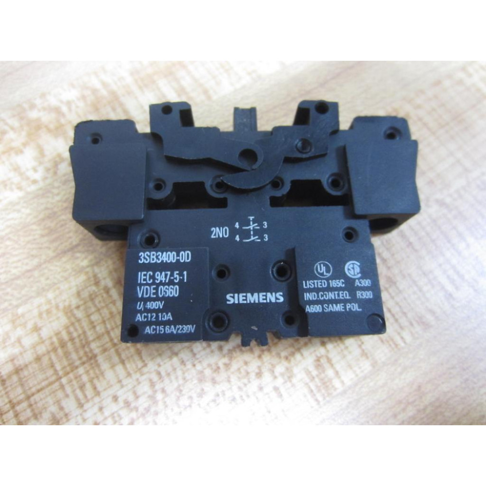 Siemens 3SB3400-0D Contact 3SB34000D 4-Connections - New No Box Siemens 3SB3400-0D Contact 3SB34000D 4-Connections - New No Box
