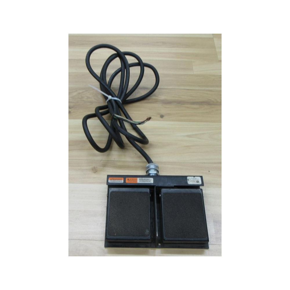 SSC Controls DS100-DG Dual Pedal Foot Switch DS100DG WO Gaurd - Used SSC Controls DS100-DG Dual Pedal Foot Switch DS100DG WO Gaurd - Used