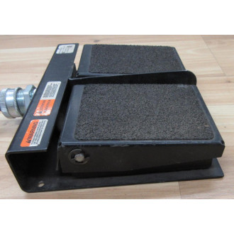 SSC Controls DS100-DG Dual Pedal Foot Switch DS100DG WO Gaurd - Used