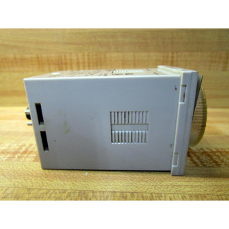 Omron H3CR-H8L Timer H3CRH8L WBent Faceplate 0.6-12Min 100110120VAC - Used
