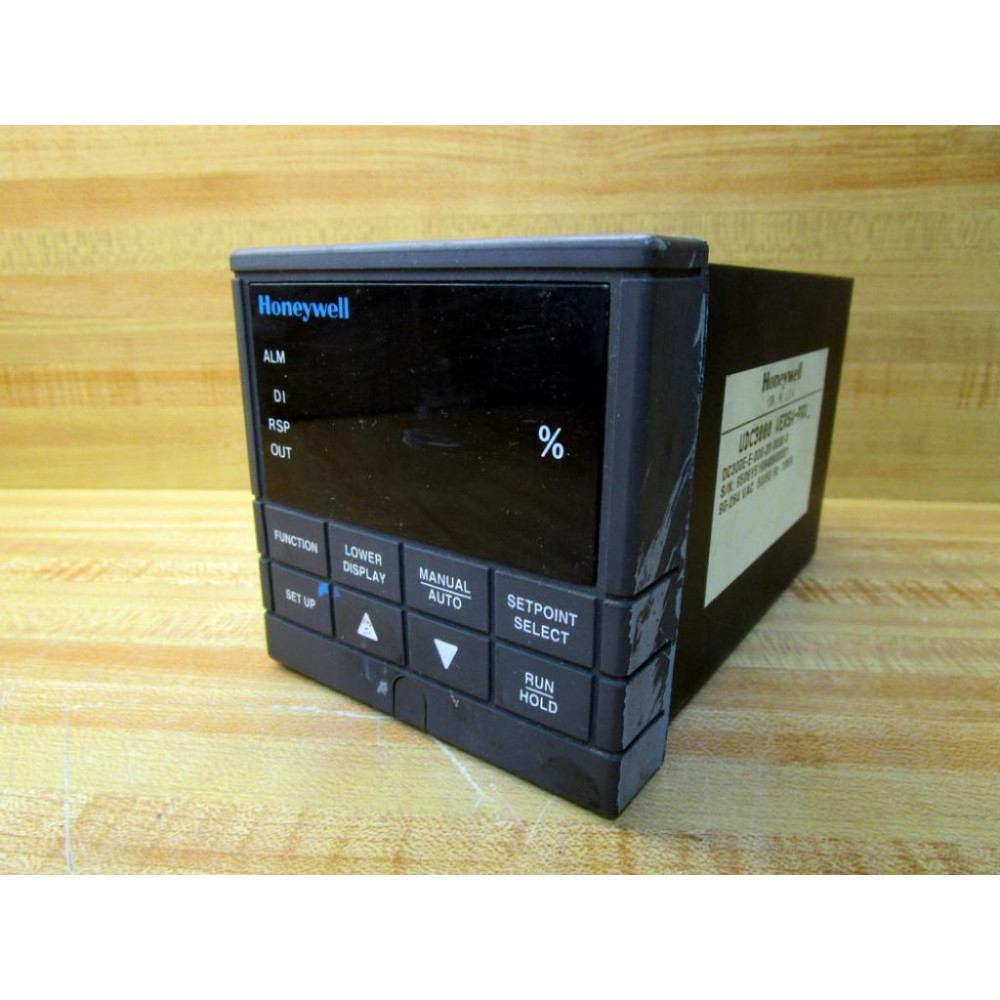 Honeywell UDC3000 Temperature Controller DC300E-E-000-20-0000-0 - Used Honeywell UDC3000 Temperature Controller DC300E-E-000-20-0000-0 - Used