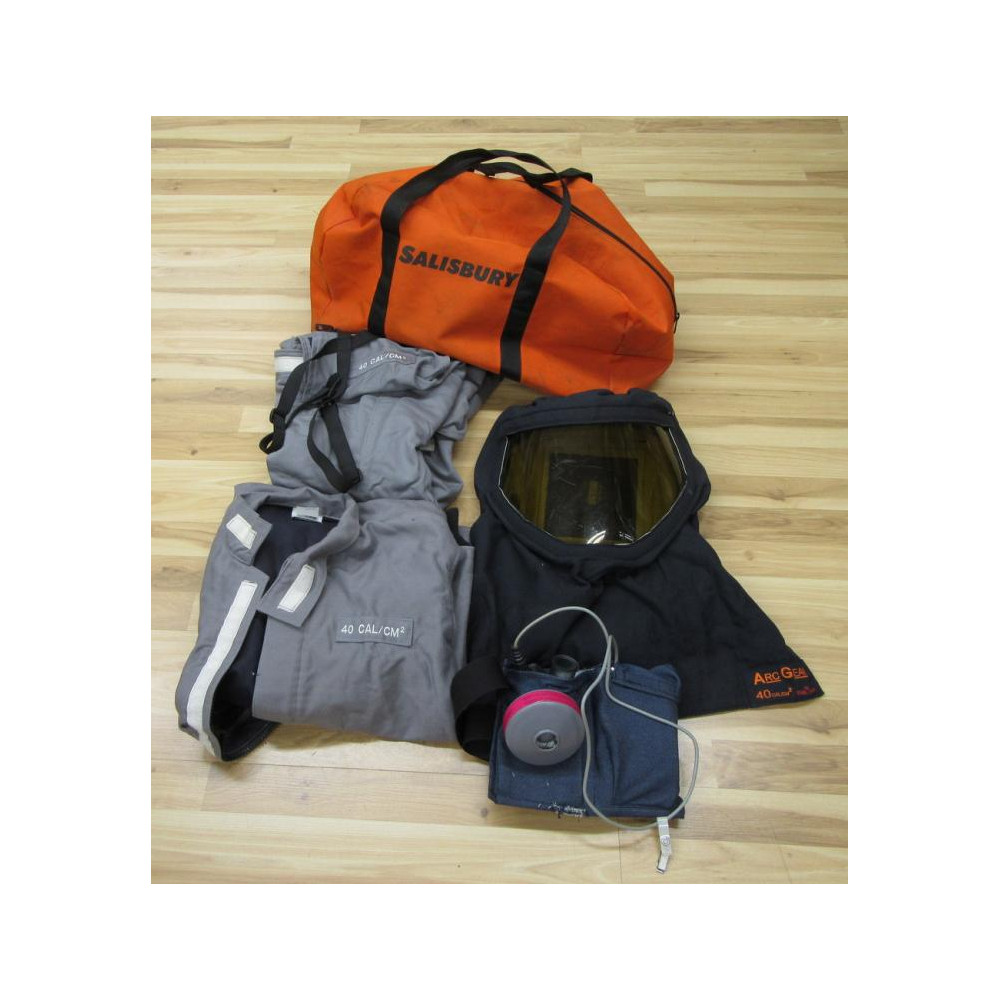 Salisbury Cal40cm² Arc Gear Kit Cal40cm² W Respirator Pack - Used Salisbury Cal40cm² Arc Gear Kit Cal40cm² W Respirator Pack - Used