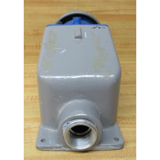 Hubbell 560R9W Receptacle W Back Box - Used