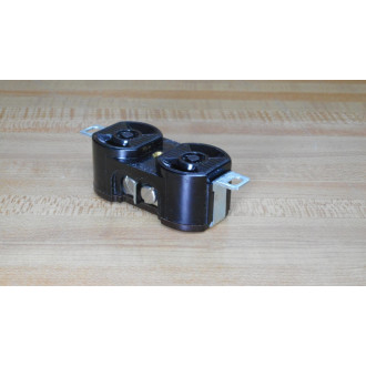 Hubbell 7539 Twist Lock Duplex Convenience Outlet