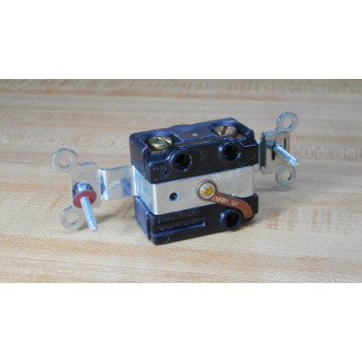 Hubbell HBL7582G HBL Single Receptacle Twist Lock