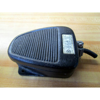 Clipper 632-D Linemaster Foot Switch 2W808 - Used