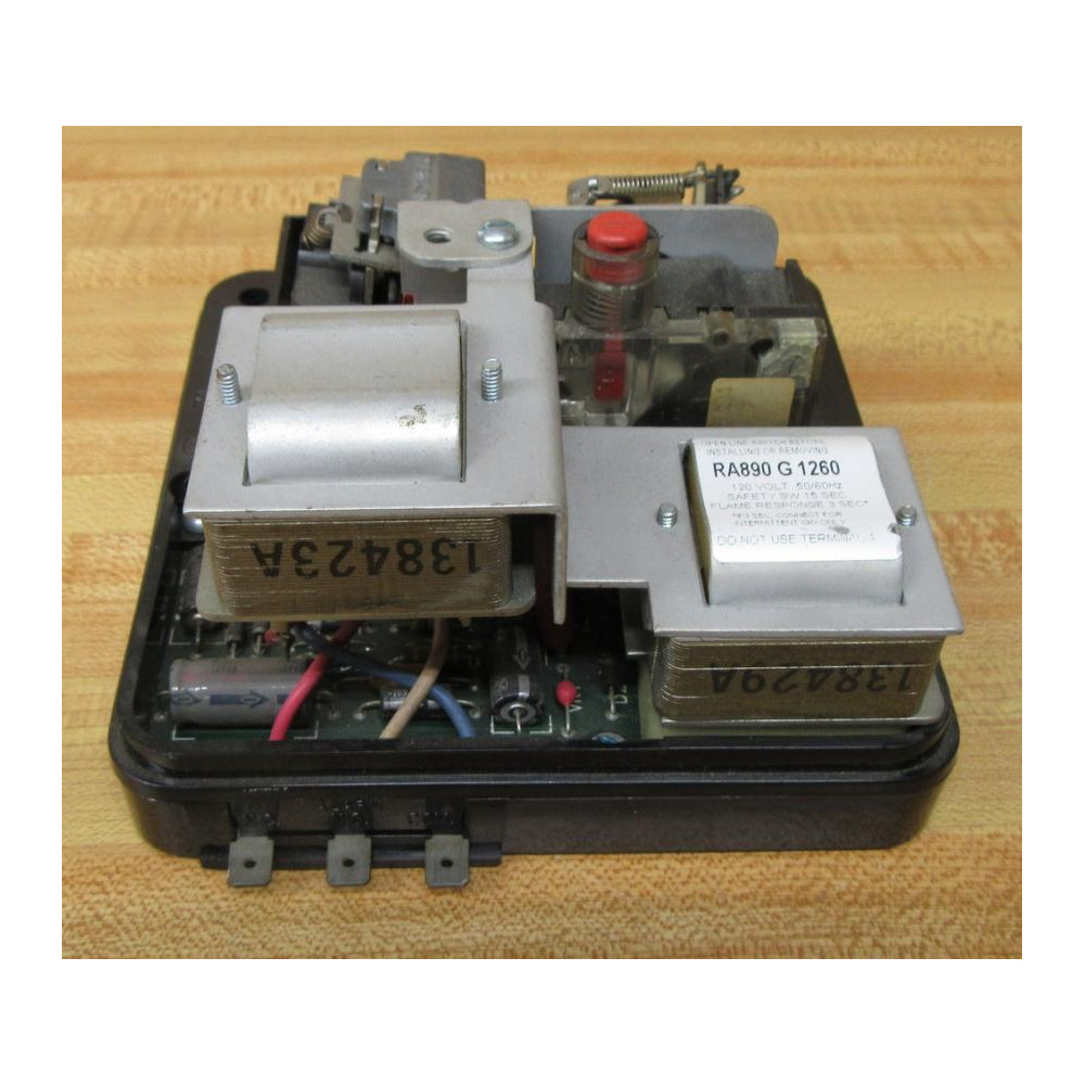 Honeywell RA890G-1260 Protectorelay RA890G1260 WO Cover - Used