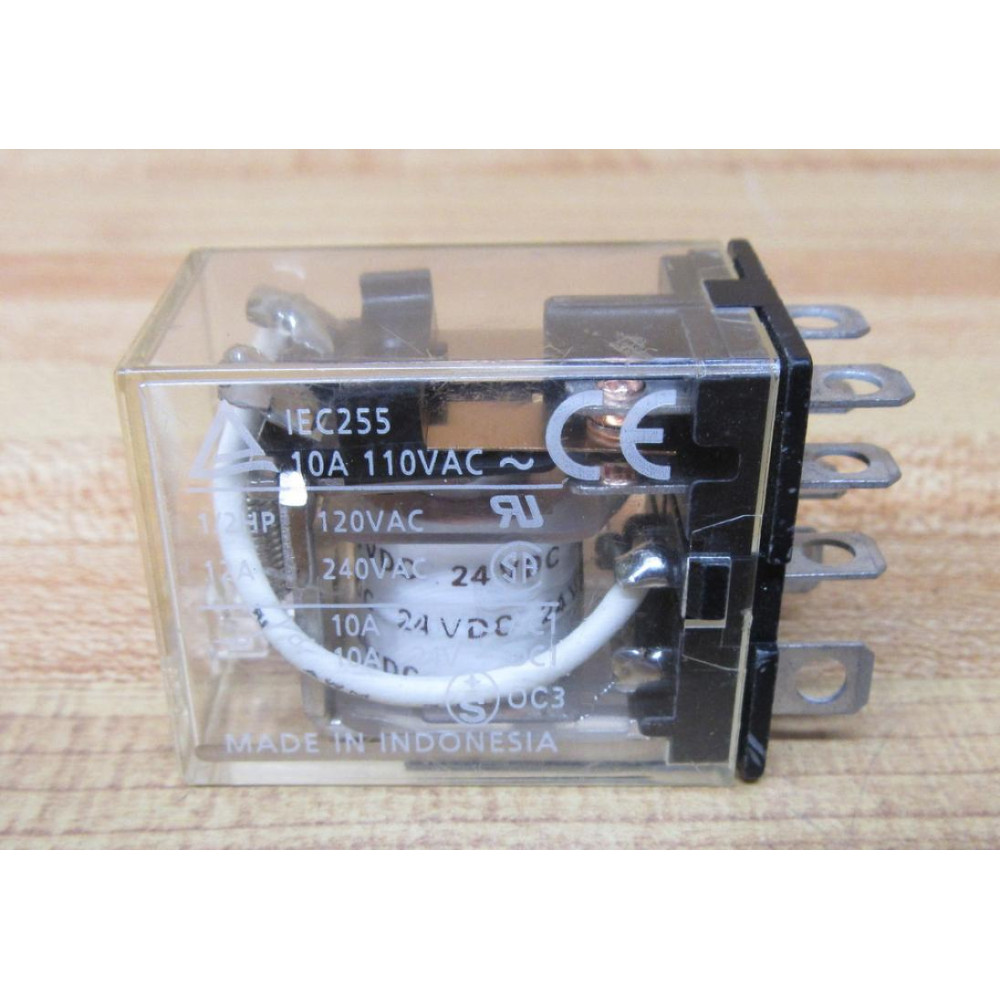 Omron IEC255 Relay 10A 110 V AC 24 VDC - New No Box
