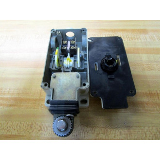 Telemecanique XY2-CH13250H7 E-Stop Pull Switch XY2CH13250H7 - Used
