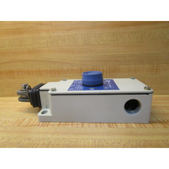 Telemecanique XY2-CH13250H7 E-Stop Pull Switch XY2CH13250H7 - Used