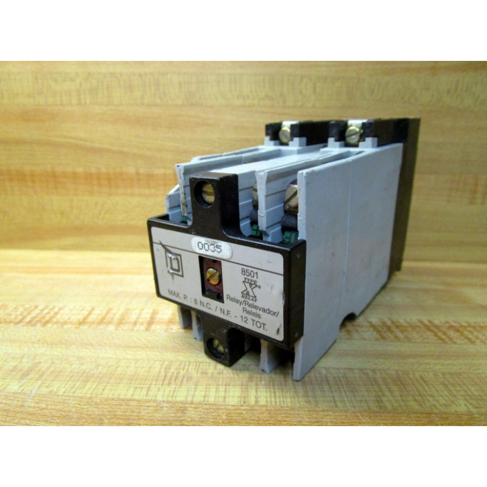Square D 8501-X0-80 Relay 8501-XO-80 Cracked Housing 120110V - Used