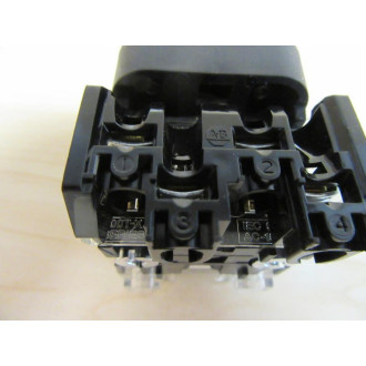 Allen Bradley 800TC-QB24G Push Button Switch