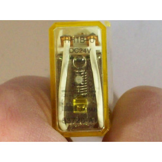 IDEC RH1B-U-DC24V Relay RHIB-U-24V 24VDC
