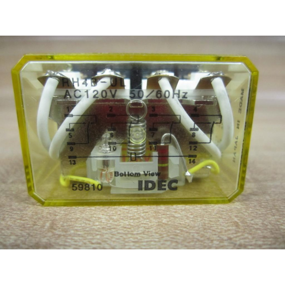 IDEC RH4B-UL AC120V Relay RH4B-UL-120V AC Black Bottom - New No Box