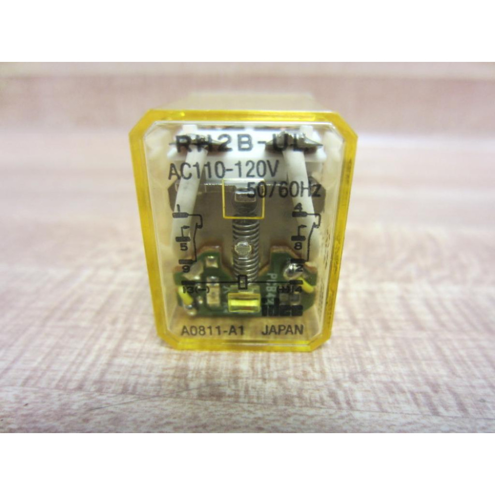IDEC RH2B-UL-AC110-120V Relay RH2B-UL-110-120VAC - Used