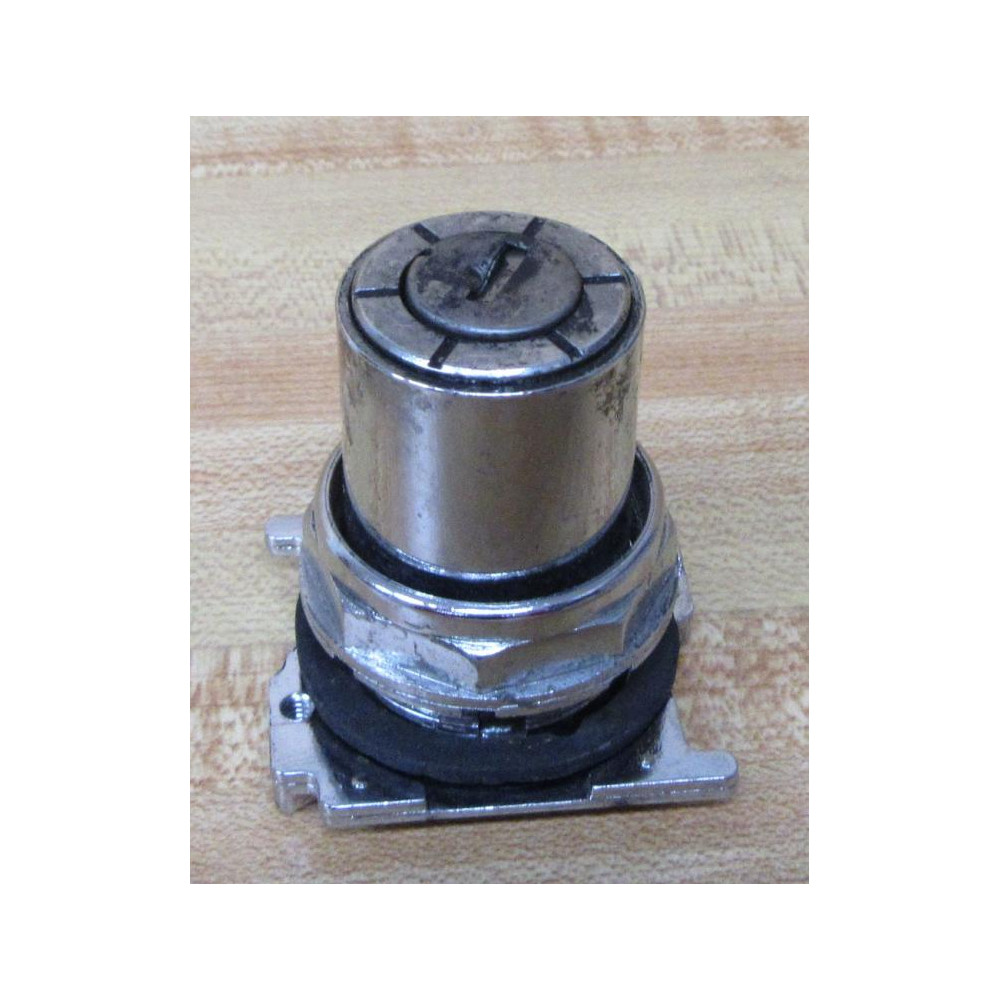 Cutler Hammer 10250T15237 Eaton Selector Switch Key Operate NEMA 4-13 WO Key - New No Box