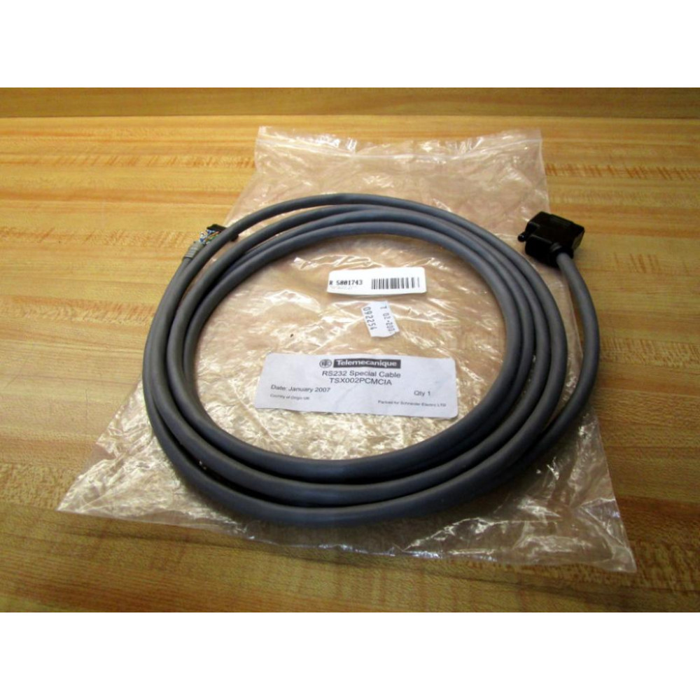 Telemecanique TSX002PCMCIA Cable RS232 TSX SCP CC 1030 03 060 28 C2E 30 Telemecanique TSX002PCMCIA Cable RS232 TSX SCP CC 1030 03 060 28 C2E 30