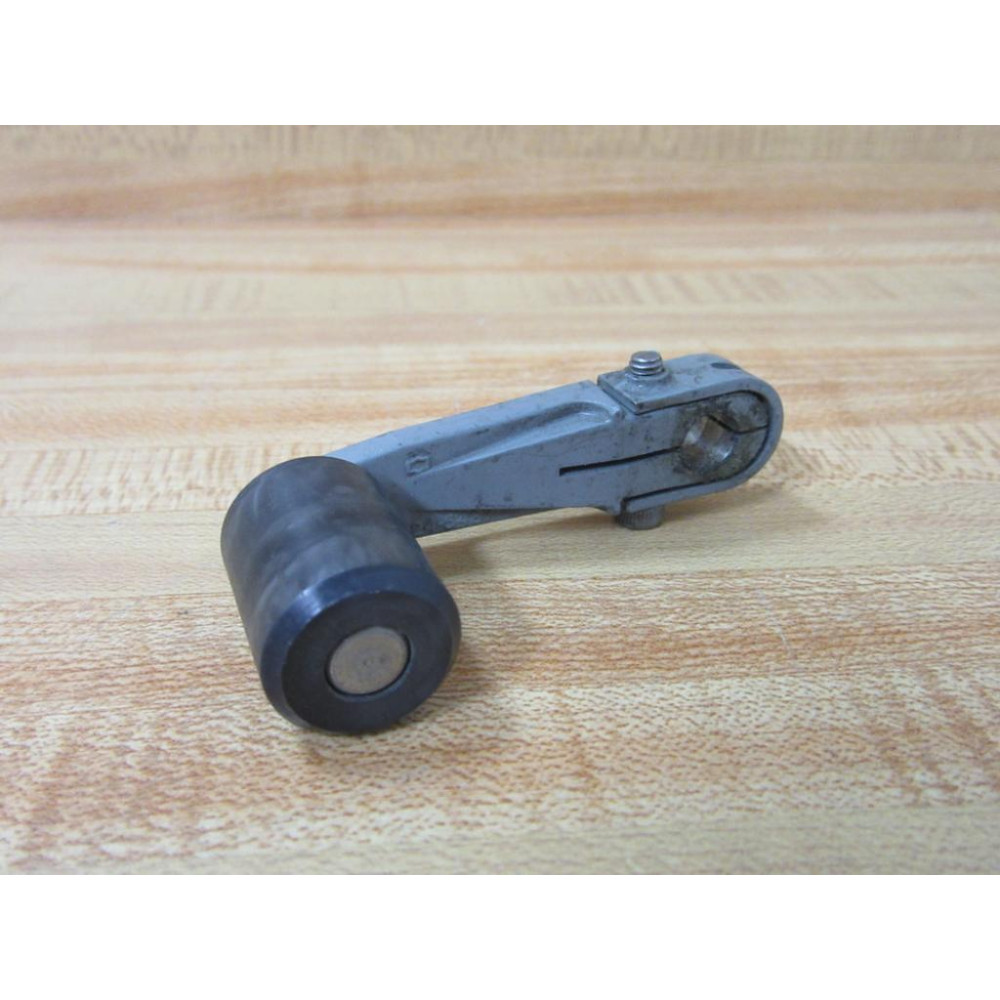 Cutler Hammer E50KL572 Eaton Limit Switch Roller Lever - Used