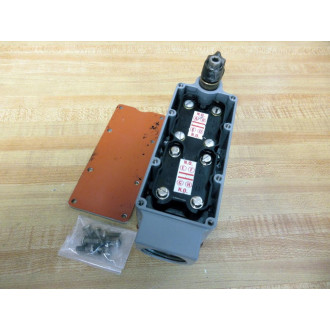 Namco EA700-25000 Snap-Lock Limit Switch EA70025000 WLever - Used