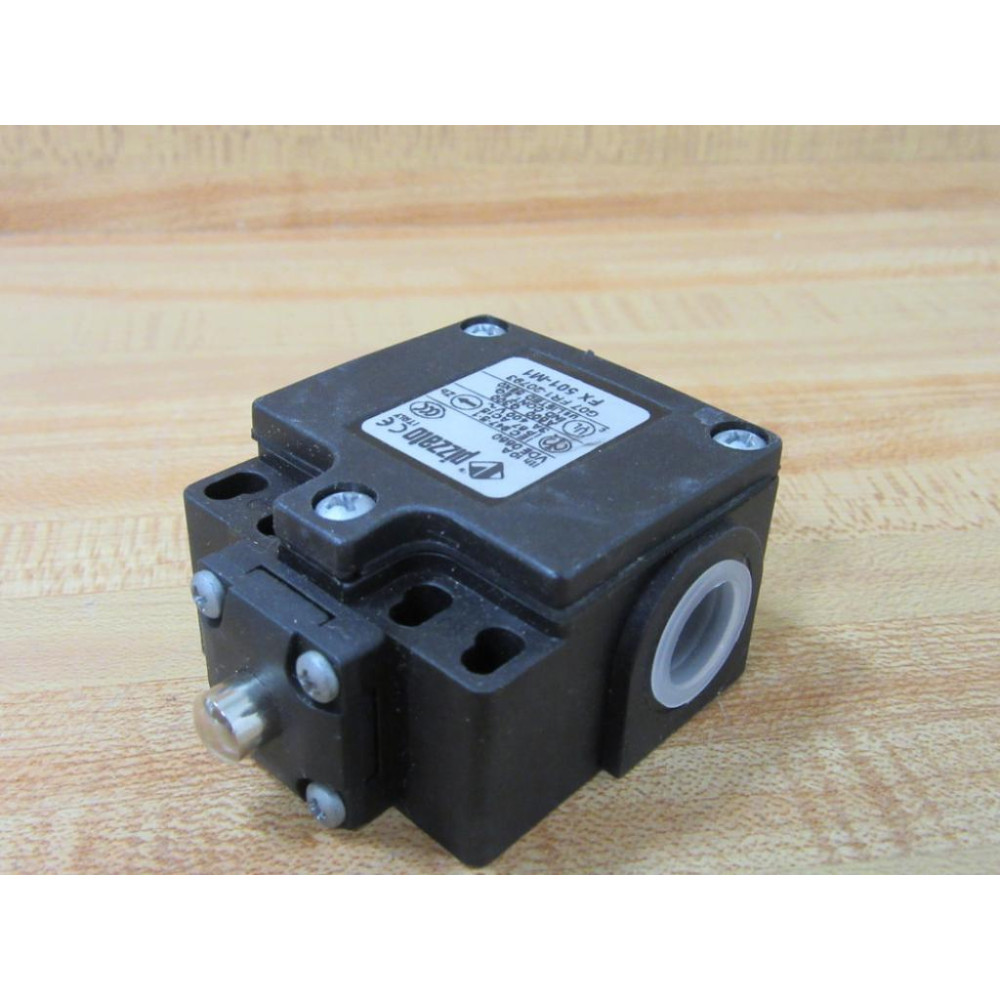 Pizzato FX 501-M1 Limit Switch wShort Piston Plunger FX501M1 - New No Box Pizzato FX 501-M1 Limit Switch wShort Piston Plunger FX501M1 - New No Box