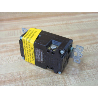 Hubbell GFR5352A Ground Fault Duplex Receptacle