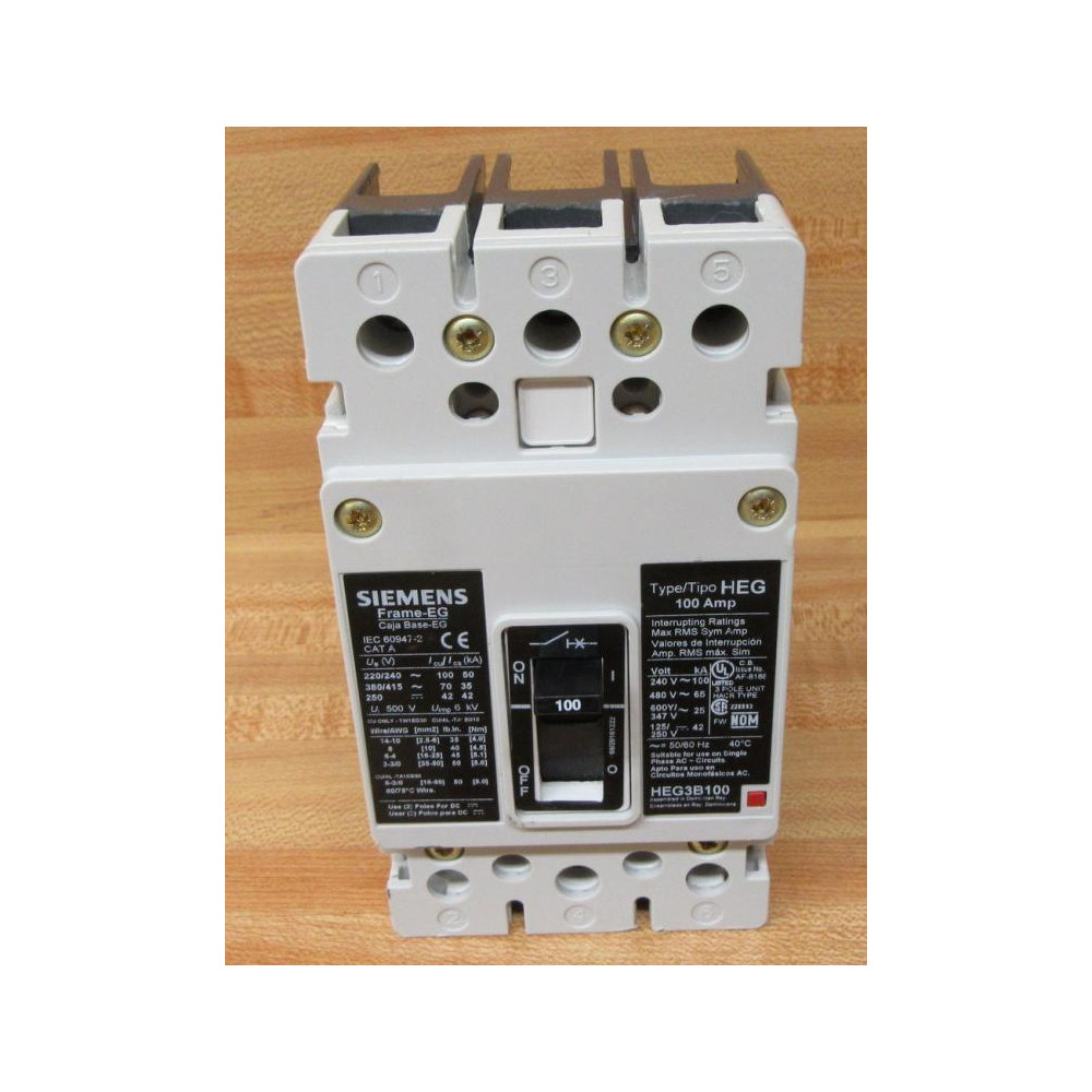 Siemens HEG3B100 Circuit Breaker HEG3B100L W Chipped Shroud - Used Siemens HEG3B100 Circuit Breaker HEG3B100L W Chipped Shroud - Used