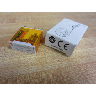 Allen Bradley 700-HK32A1-4-120V AC Relay 700-HK32A1-120VAC Ser.B