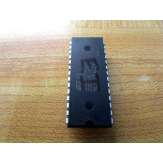 ST Micro ST62T25C6 Integrated Circuit 220S8 V1 MLT22614 - New No Box