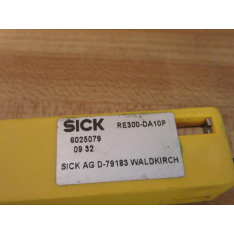 Sick RE300-DA10P Sensor RE300DA10P - Used