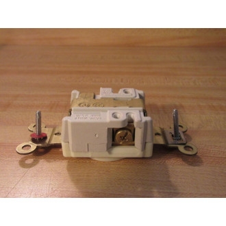 Hubbell HBL5261IWR Single Receptacle