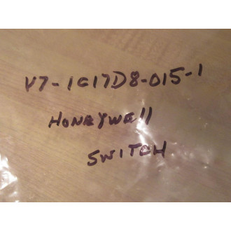 Honeywell V7-1C17D8-015-1 Miniature Switch A1M6-1676-179 W Bracket - Used