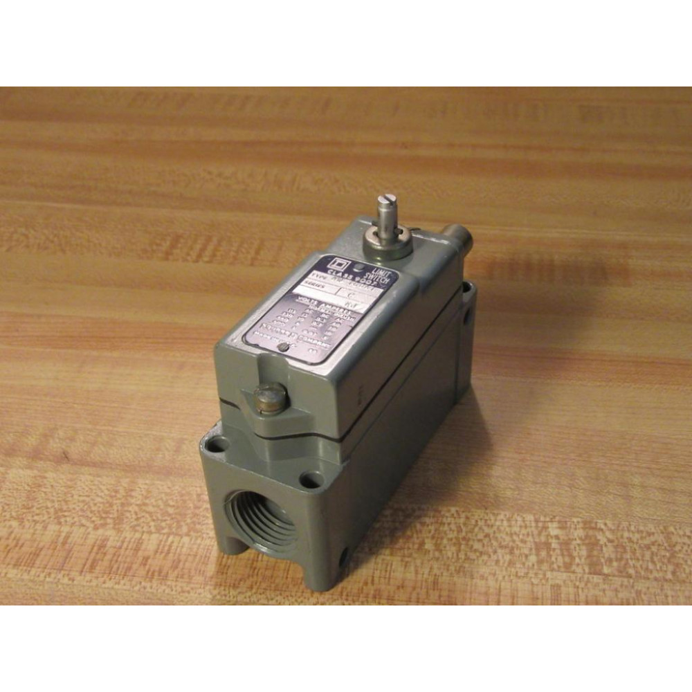 Square D 9007-AW-16BA1 Limit Switch 9007AW16BA1 wo Knob - New No Box Square D 9007-AW-16BA1 Limit Switch 9007AW16BA1 wo Knob - New No Box