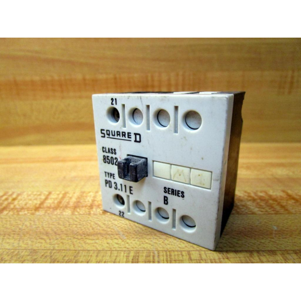 Square D 8502 PD 3.11 E Contactor 8502 P 3.01 Cracked Housing - Used