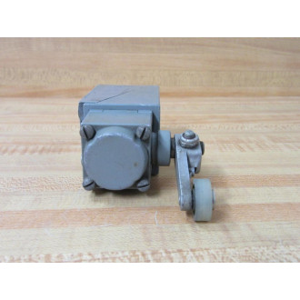 Allen Bradley 802T-AP Limit Switch 802TAP Ser D wRoller Lever - Used