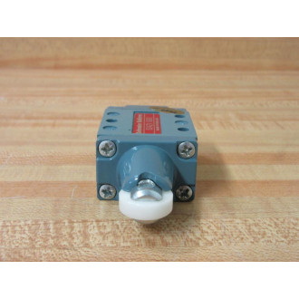 Schrader Bellows 52421 1000 3-Way Roller Spool Valve 524211000 - New No Box