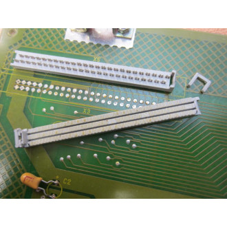 Siemens 811-0136-03 Circuit Board 811-0134-02 Cracked Connector - Used