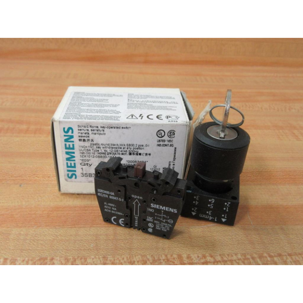 Siemens 3SB3 201-4AD11 Switch 2 Position 3SB32014AD11 w3SB3400-0A & Base