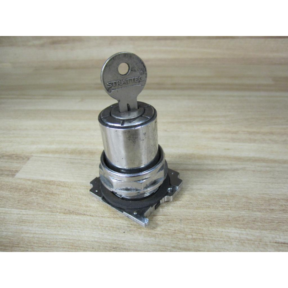 Cutler Hammer 10250T15237 Eaton Selector Key Switch - Used Cutler Hammer 10250T15237 Eaton Selector Key Switch - Used