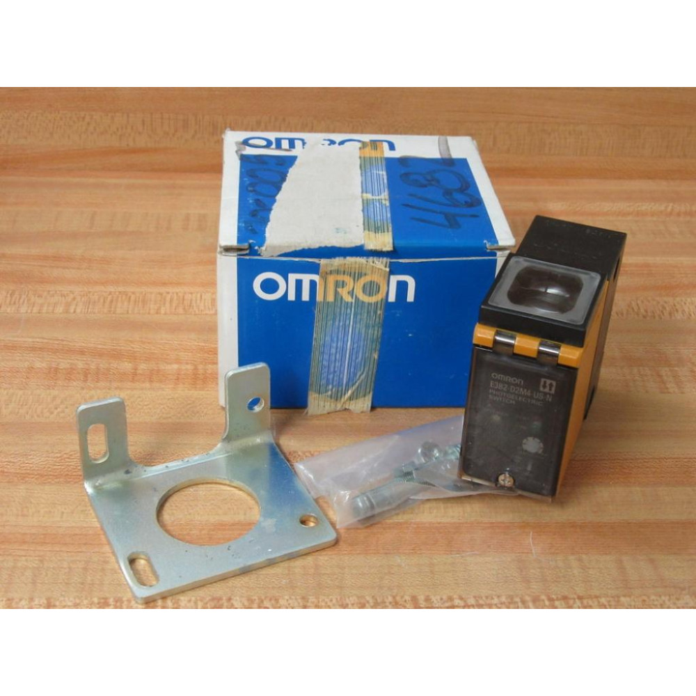 Omron E3B2-D2M4-US-N Photoelectric Switch E3B2D2M4USN Omron E3B2-D2M4-US-N Photoelectric Switch E3B2D2M4USN