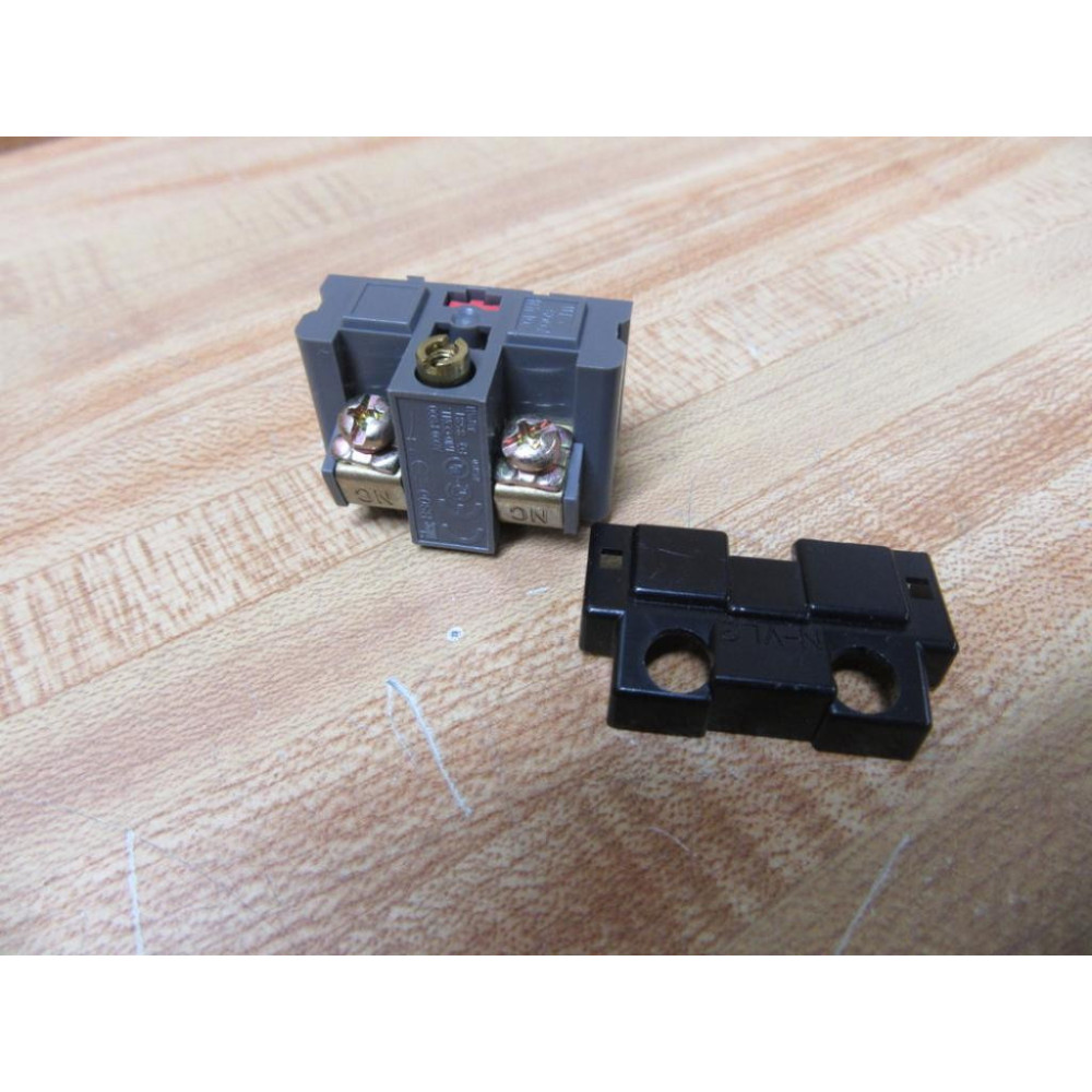 IDEC BS001E Contact Block - New No Box