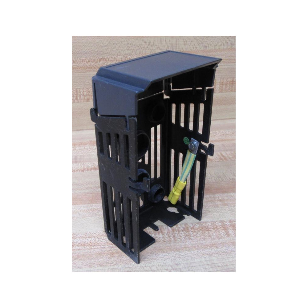 Siemens 6SE3-290-0XX87-8NA0 Gland Plate 6SE32900XX878NA0 - New No Box Siemens 6SE3-290-0XX87-8NA0 Gland Plate 6SE32900XX878NA0 - New No Box