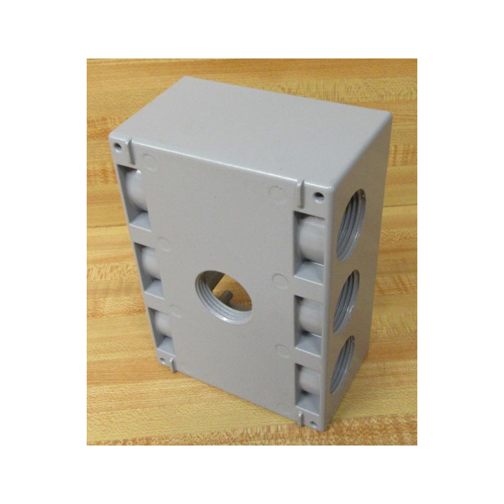 Pass & Seymour WPB473 Outlet Box W 3 Plugs - New No Box