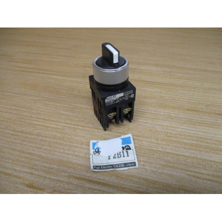 Fuji Electric AH22-P2B11 Selector Switch AH22-PB - New No Box