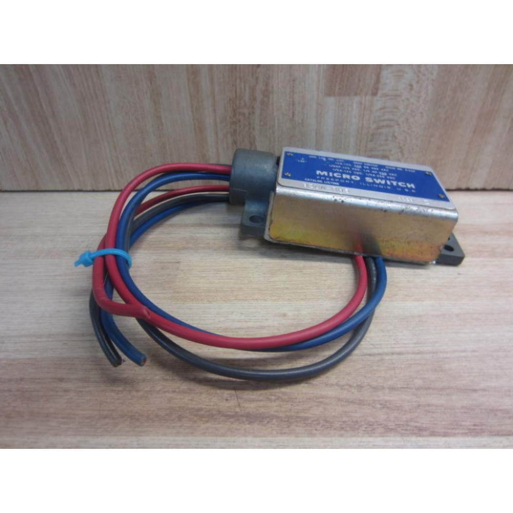 Micro Switch BZLN-RH5 Limit Switch BZLNRH5 - Used Micro Switch BZLN-RH5 Limit Switch BZLNRH5 - Used
