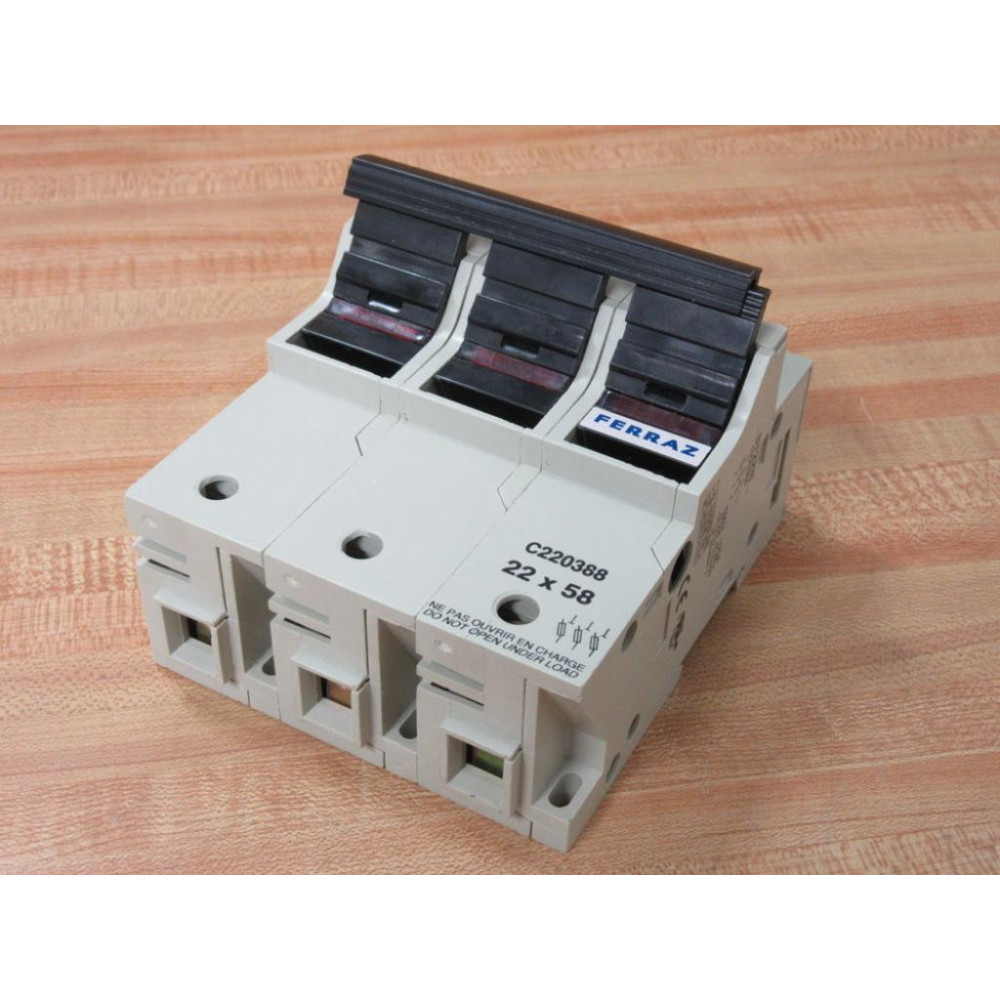 Ferraz Shawmut ST22III Fuse Block C220388 - Used Ferraz Shawmut ST22III Fuse Block C220388 - Used