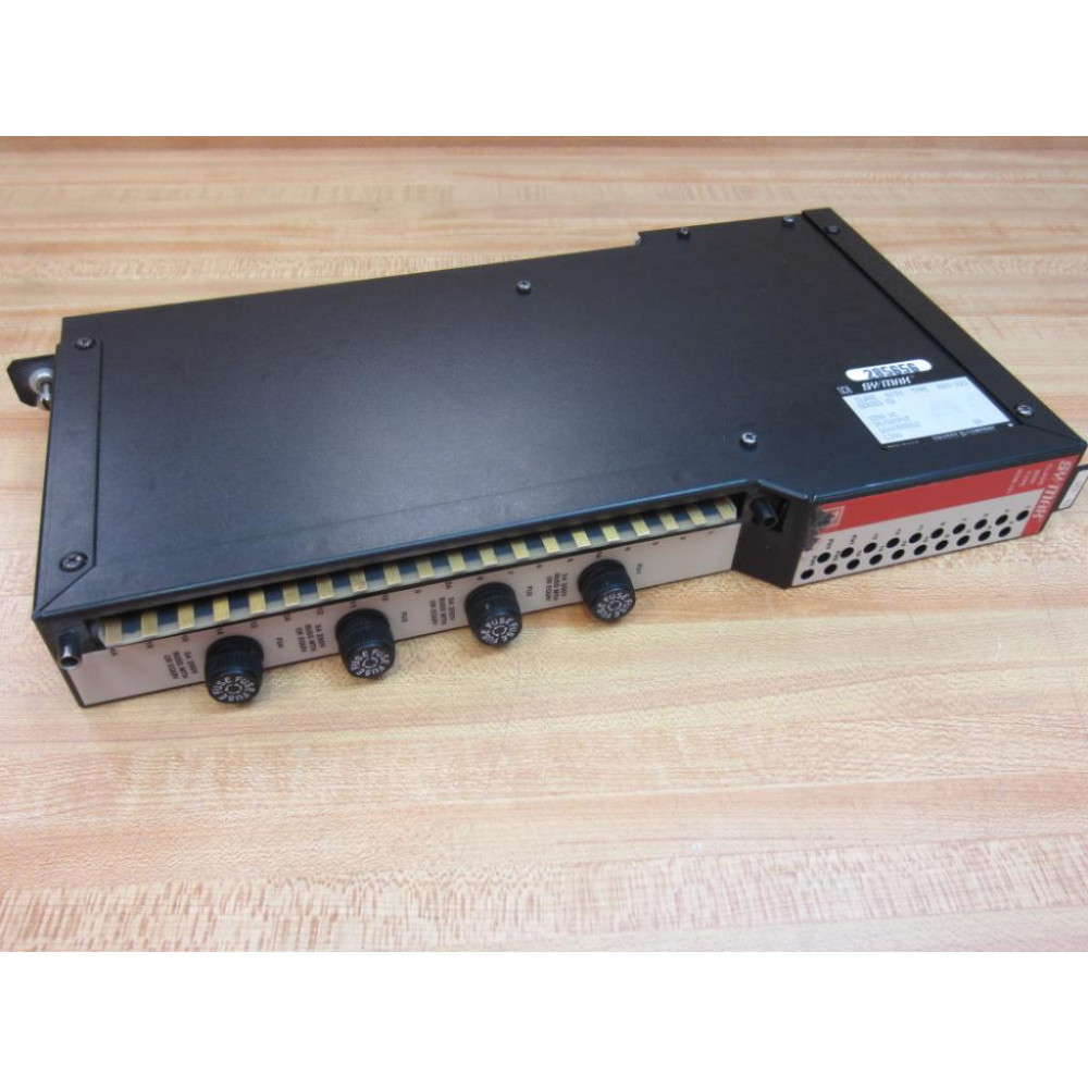 Square D 8030 ROM-221 Output Module 8030 R0M-221 Series D2 - Used Square D 8030 ROM-221 Output Module 8030 R0M-221 Series D2 - Used