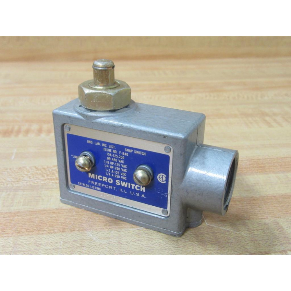 Micro Switch WZE-2RQ Push Button Snap Switch WZE2RQ - New No Box Micro Switch WZE-2RQ Push Button Snap Switch WZE2RQ - New No Box