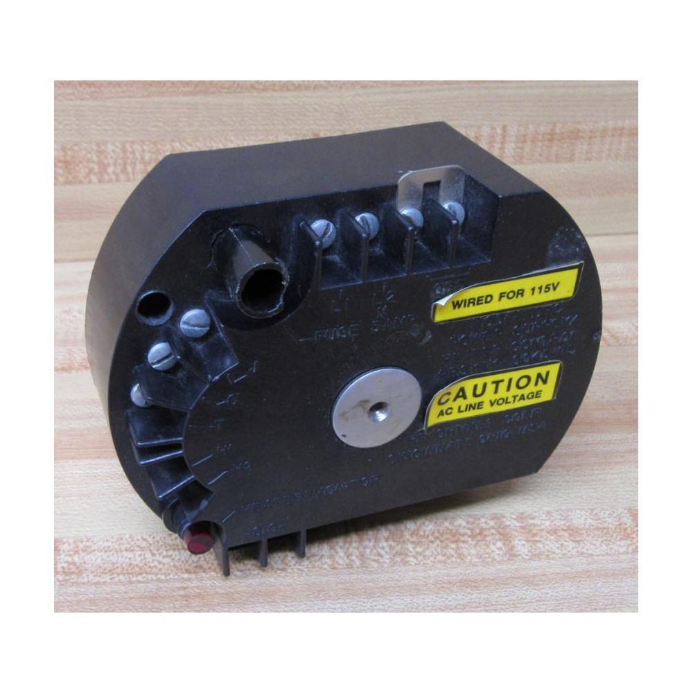 Ohmart PRSYAY-0045175 Heater Control DPC Chipped Fuse Holder - Used Ohmart PRSYAY-0045175 Heater Control DPC Chipped Fuse Holder - Used