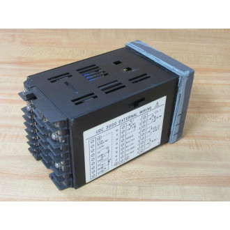 Honeywell UDC3000 Temperature Controller DC300C-0-000-20-0000-0 - Used Honeywell UDC3000 Temperature Controller DC300C-0-000-20-0000-0 - Used