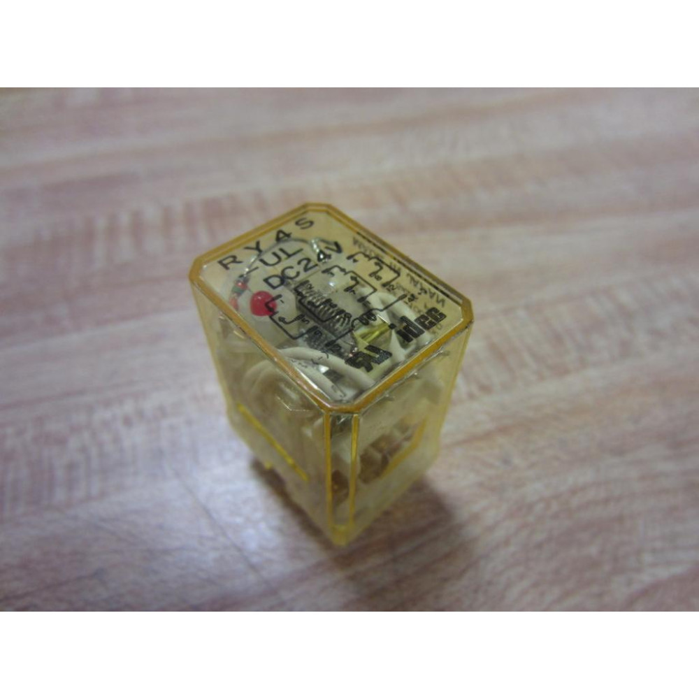IDEC RY4S-UL-DC24V Relay RY4S-UL-24V DC 24VDC Chipped Clip - Used IDEC RY4S-UL-DC24V Relay RY4S-UL-24V DC 24VDC Chipped Clip - Used